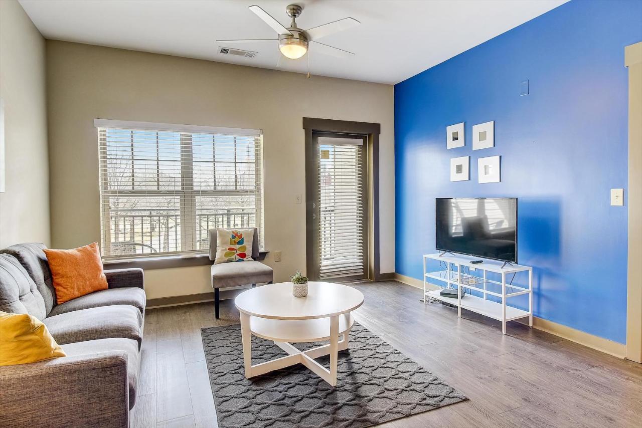 Frontdesk Cedar Flats Apts Uptown Charlotteアパートメント エクステリア 写真