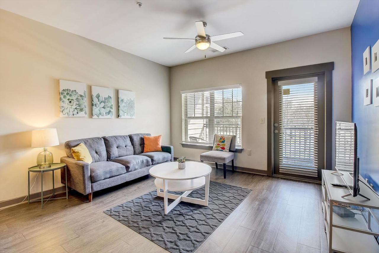 Frontdesk Cedar Flats Apts Uptown Charlotteアパートメント エクステリア 写真