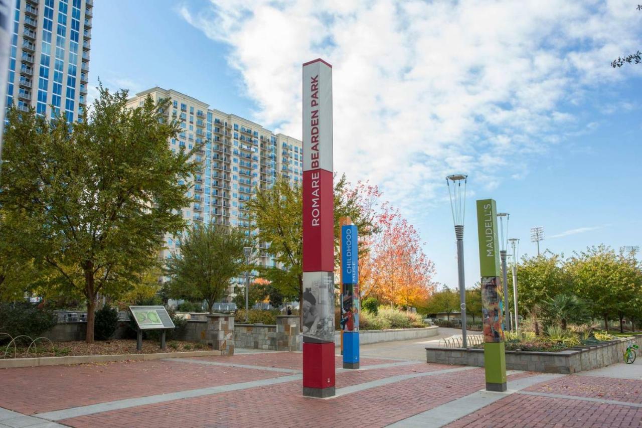Frontdesk Cedar Flats Apts Uptown Charlotteアパートメント エクステリア 写真